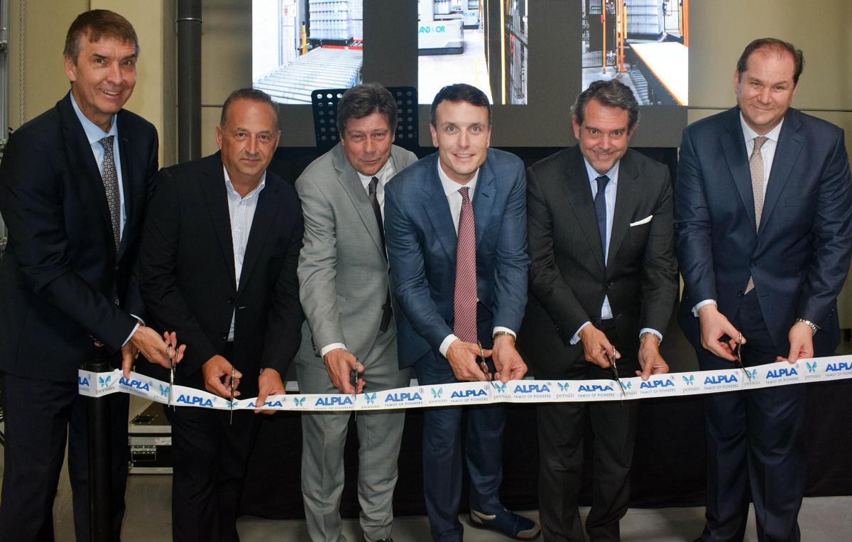 Inauguración de la nueva fábrica de botellas desarrollada en Sevilla por Persán y Alpla Group.