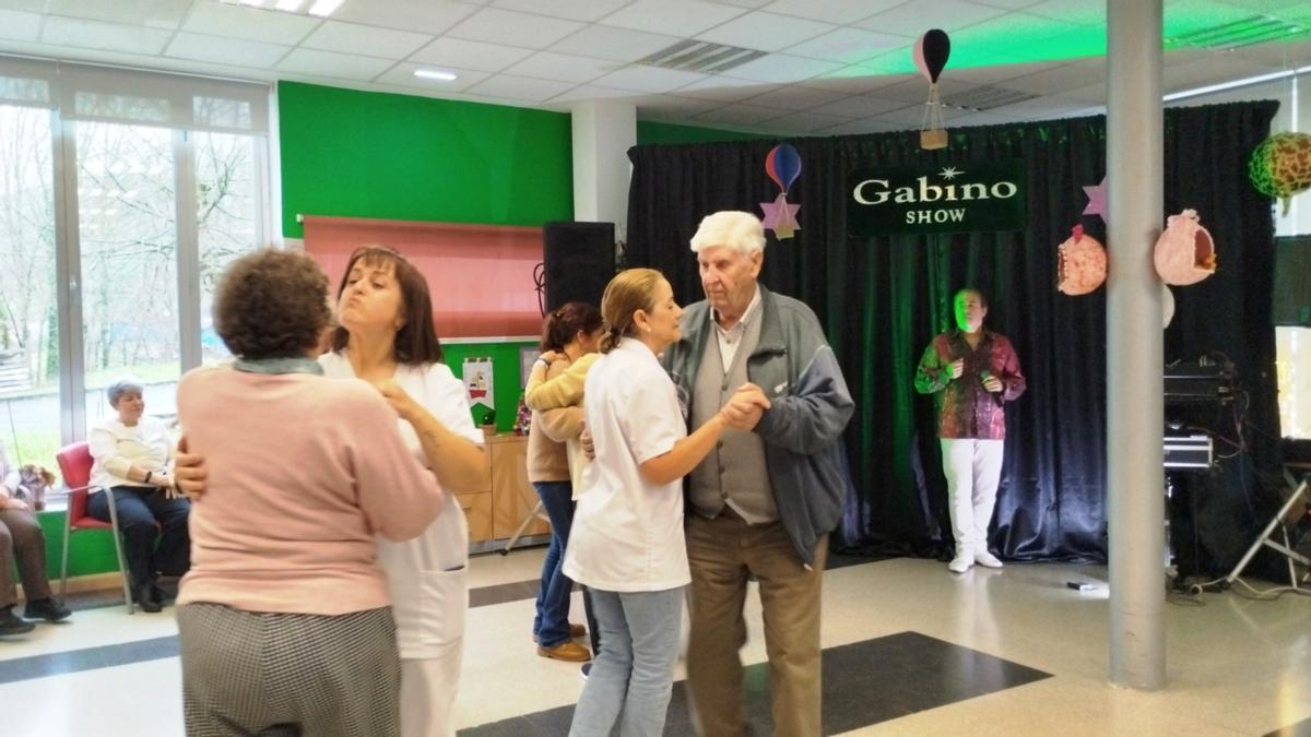 El baile de la Fiesta de Navidad.