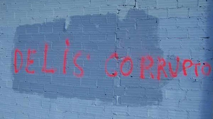 La pintada por la que se condenó a la nacionalista, en el edificio &quot;Las Palomas&quot;.