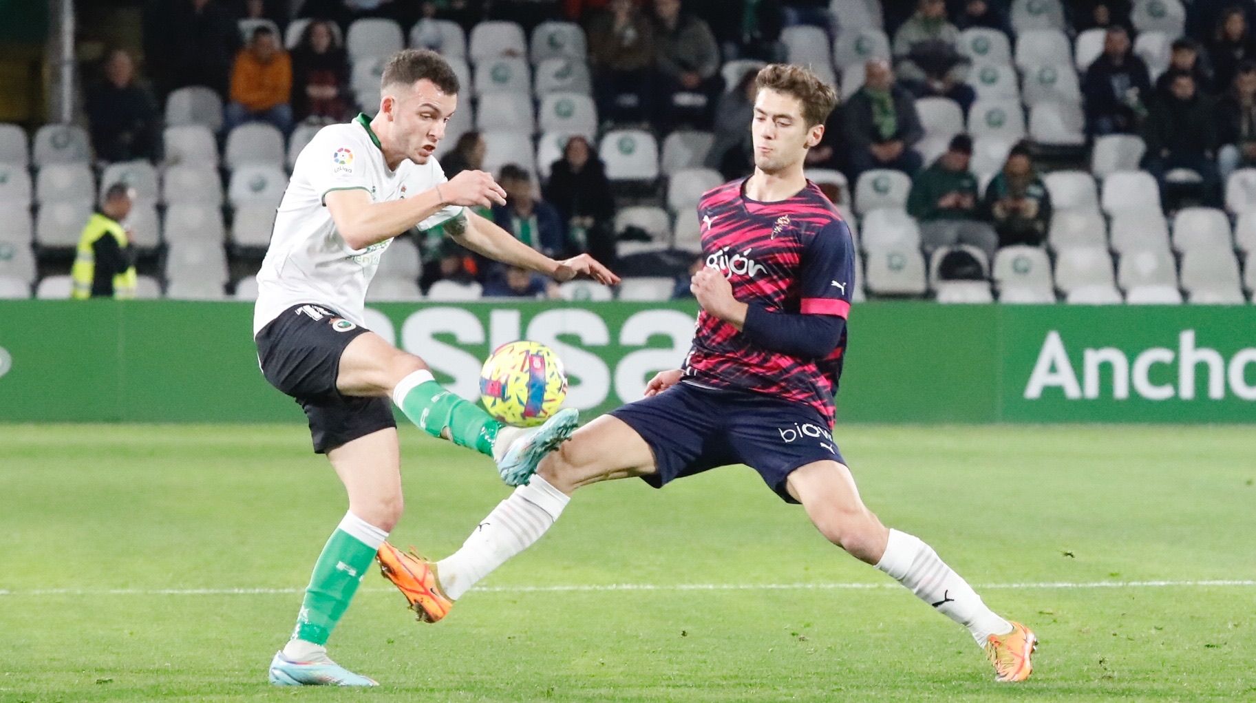 En imágenes: así fue el partido entre Racing y Sporting en El Sardinero