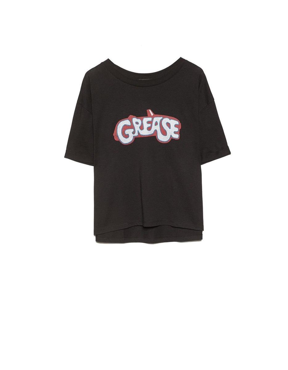 Camiseta de Grease en Stradivarius (Precio: 3,99 euros)