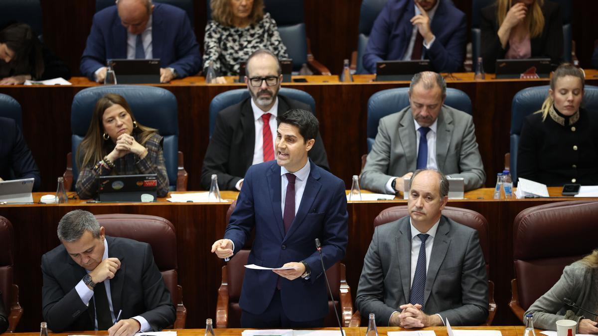 Ayuso destituye a su consejero de Educación por el bloqueo de la futura ...