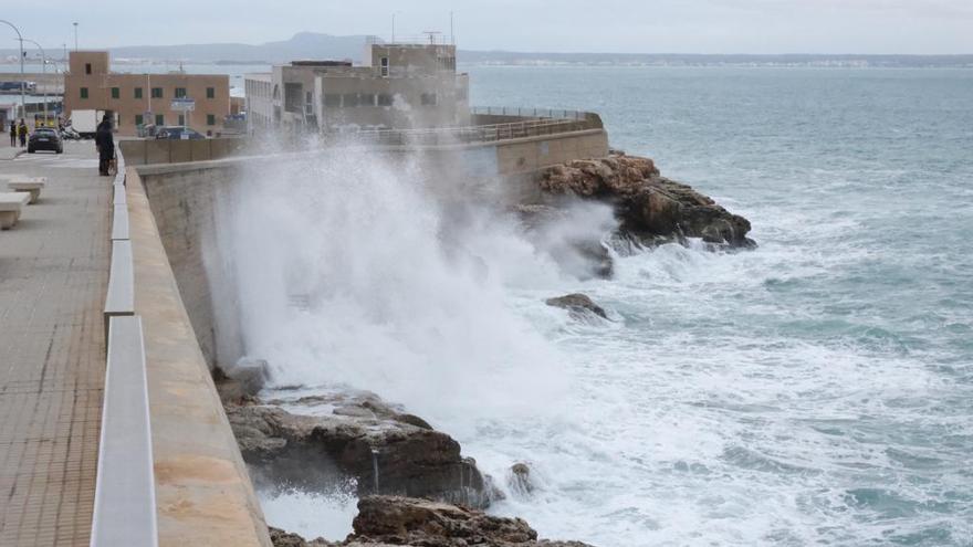 La borrasca Bella provoca grandes destrozos en el Port d'Andratx