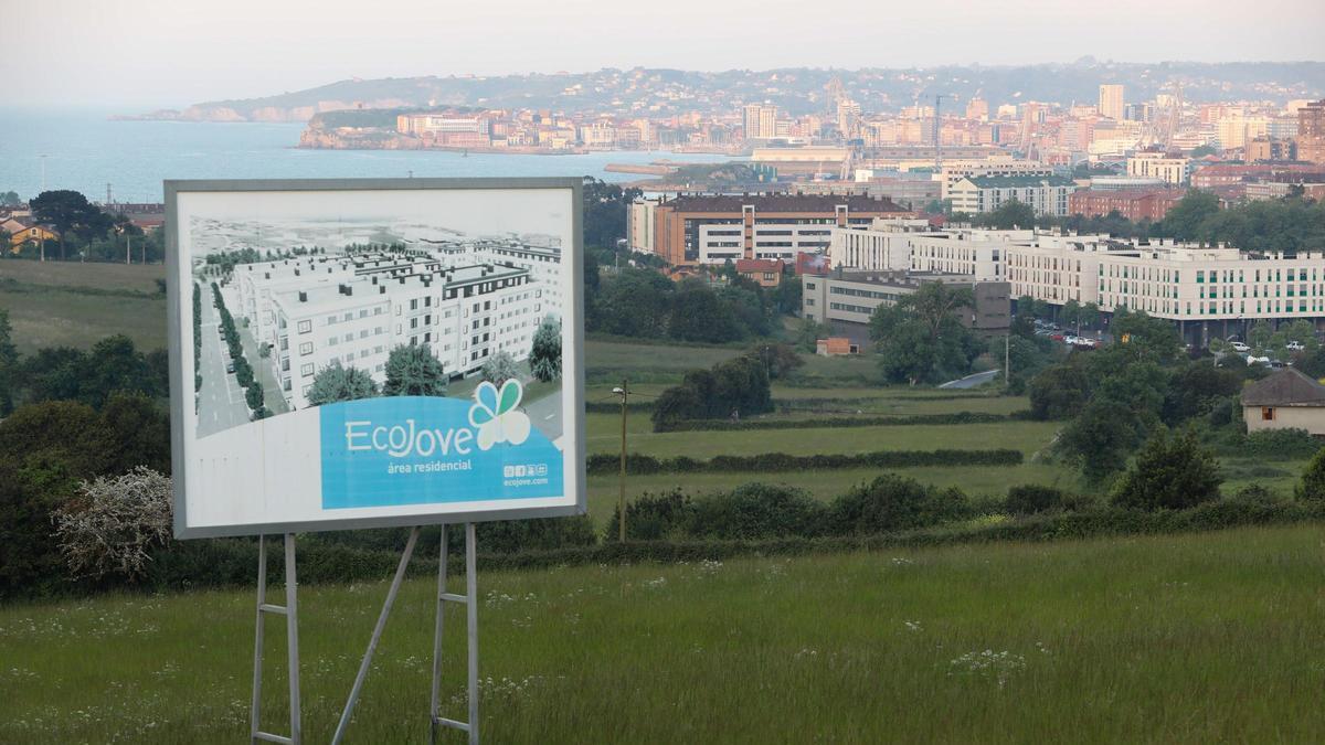 Uno de los carteles que anunciaban los pisos de Ecojove.