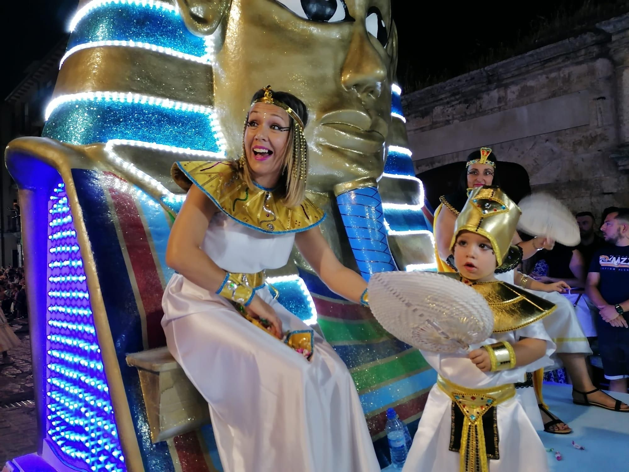 GALERÍA | Las carrozas llenan las calles de Toro de Fantasía