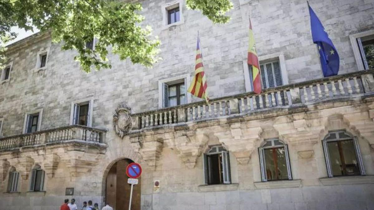 La Audiencia de Palma en una imagen de archivo. | MANU MIELNIEZUK
