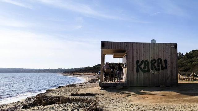 Imagen de uno de los quioscos de playa de Formentera tomada el pasado invierno.  | P.M.V.