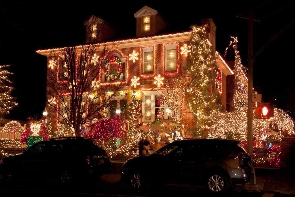 Dyker Heights, en Brooklyn, tiene las luces de Navidad más elegantes
