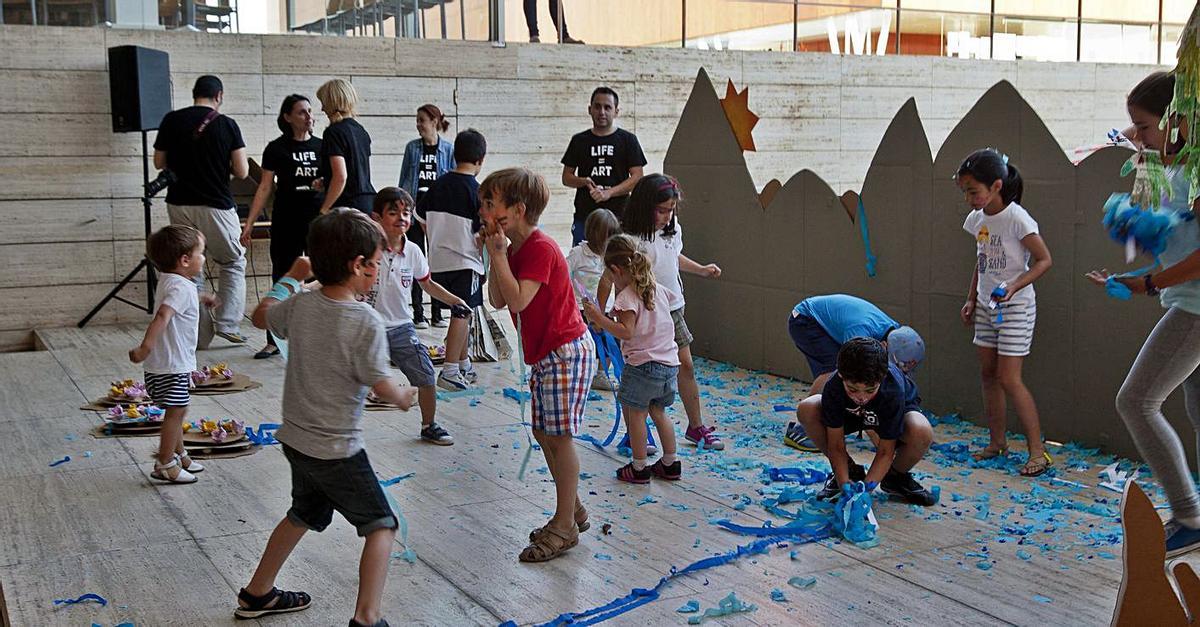 Los museos de Alicante recuperan el contacto con el público en el DIM