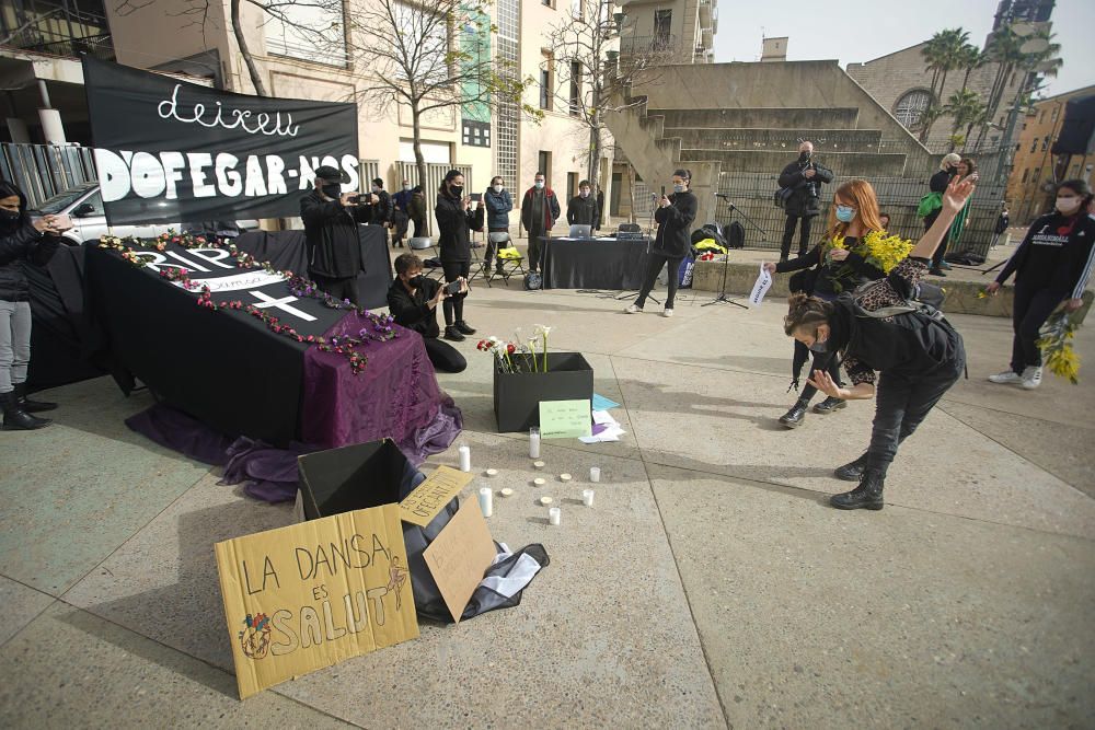 Les escoles de dansa ballen en contra del tancament