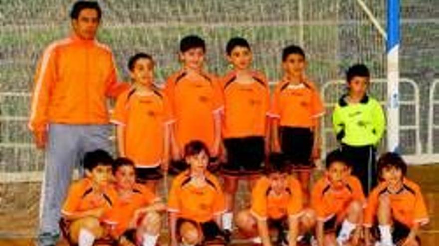 El equipo benjamín D del Forma Cáceres 2016 de fútbol sala