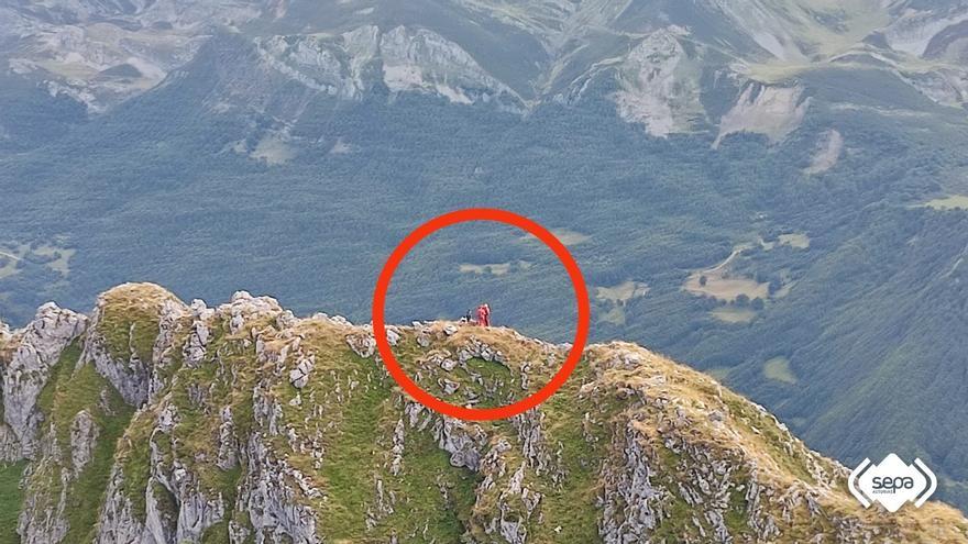 Nuevo rescate en la montaña: dos senderistas quedaron enriscadas en la cumbre de un pico en Aller