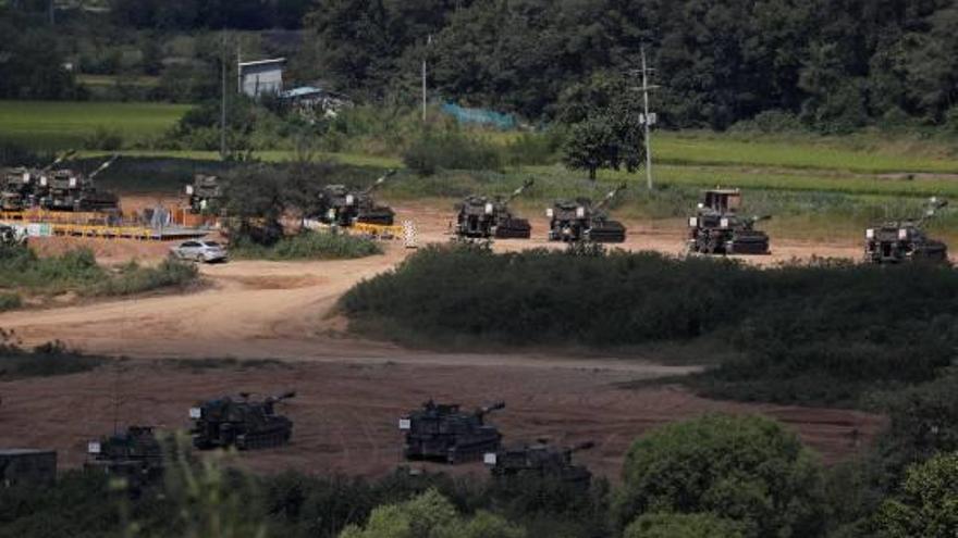 Tancs sud-coreans fan maniobres per prevenir un possible atac del veí del nord.