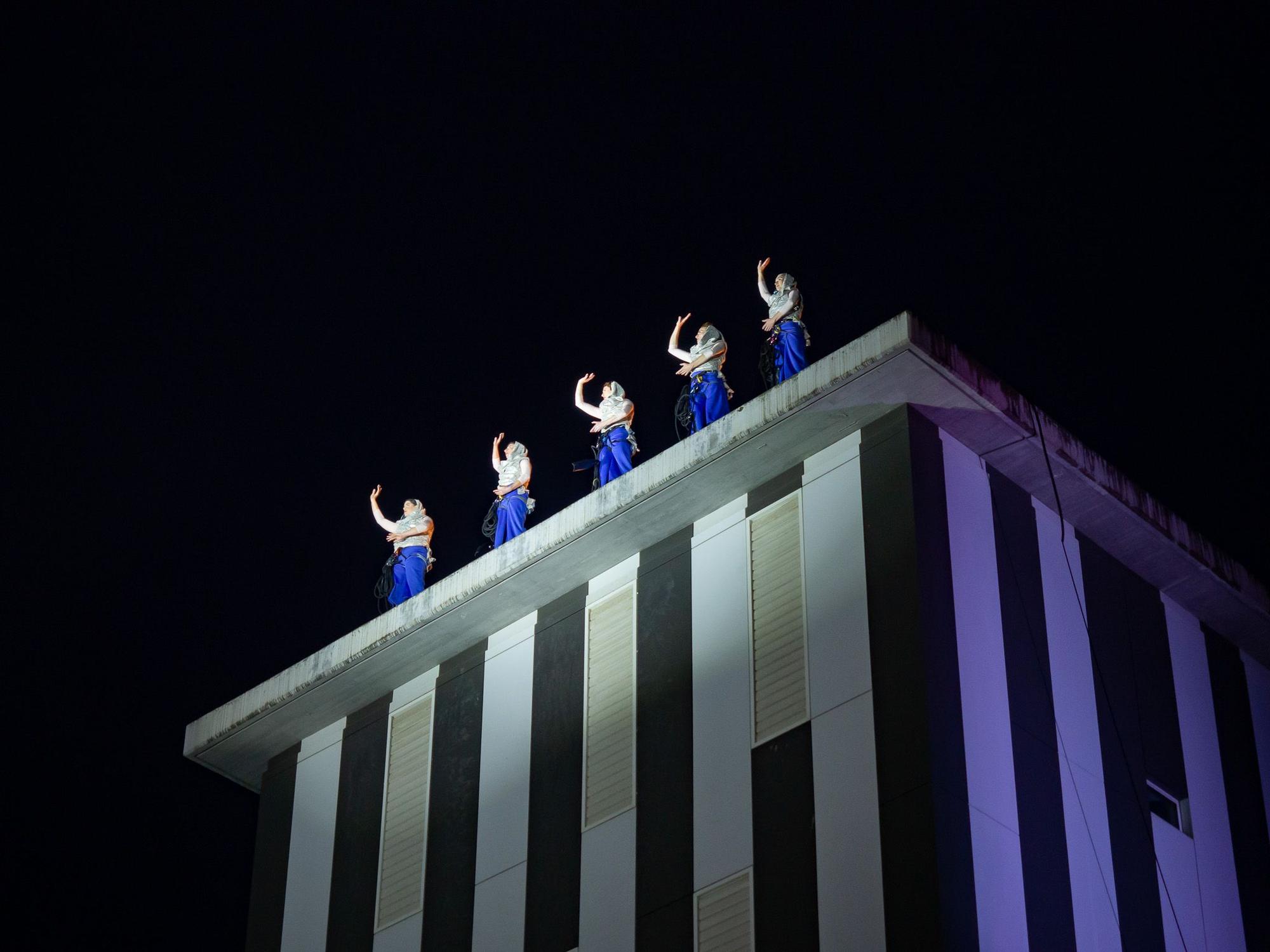 Un espectacle de dansa aèria inaugura la Capital de la Cultura Catalana 2023 a Lloret