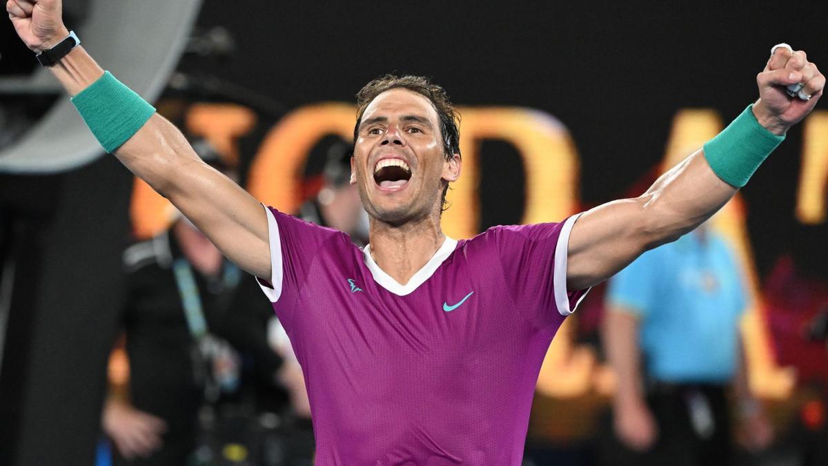 Nadal celebra su victoria sobre Medvedev.