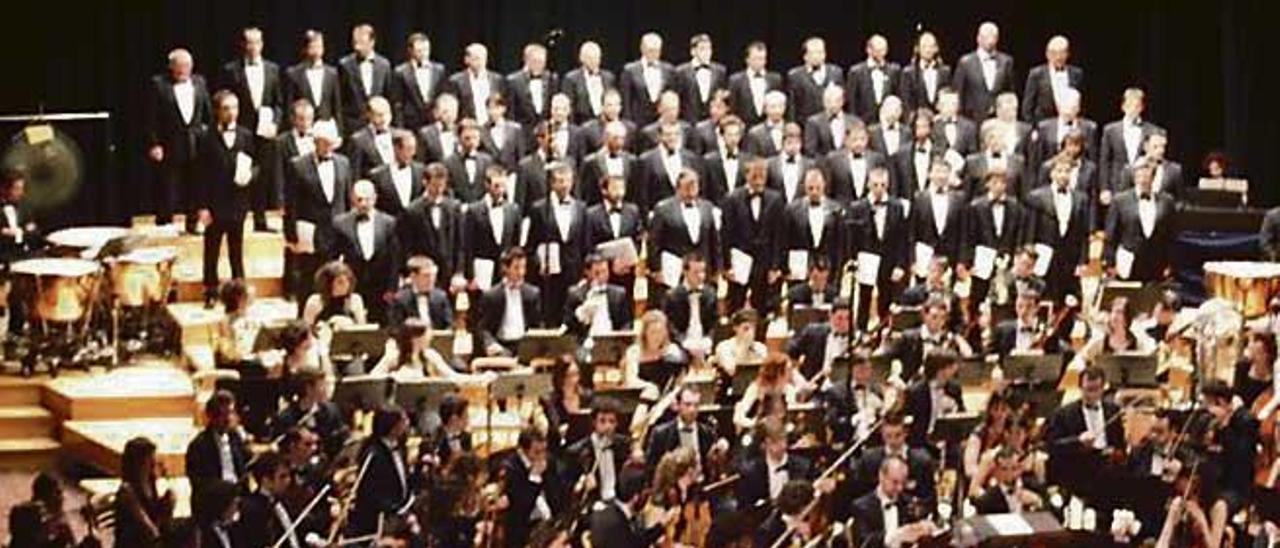 Veus masculines de la Coral UIB i la Joven Orquesta Nacional de España, sota la direcció de Lutz Kolher el 4 d´abril de 2007 al ´Teatro Auditorio de Cuenca, 46 Semana de Música Religiosa de Cuenca´. Van interpretar Das liebesmahl der Apostel, de Richard Wagner, escena bíblica per a cor d´homes i orquestra.