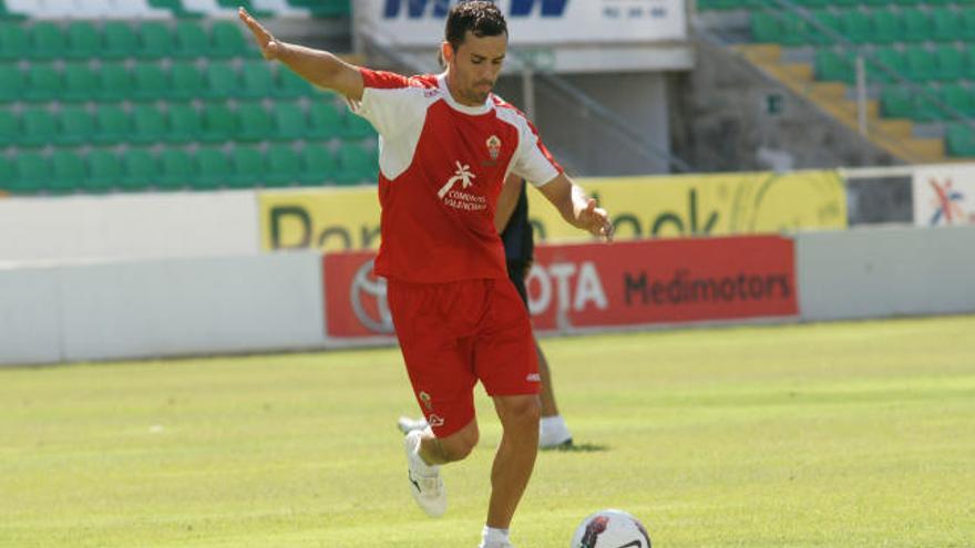 Miguel Linares durante un entrenamiento