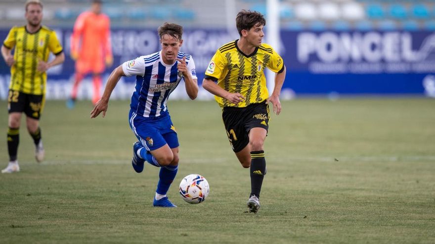 Riki durante el partido ante la Ponferradina