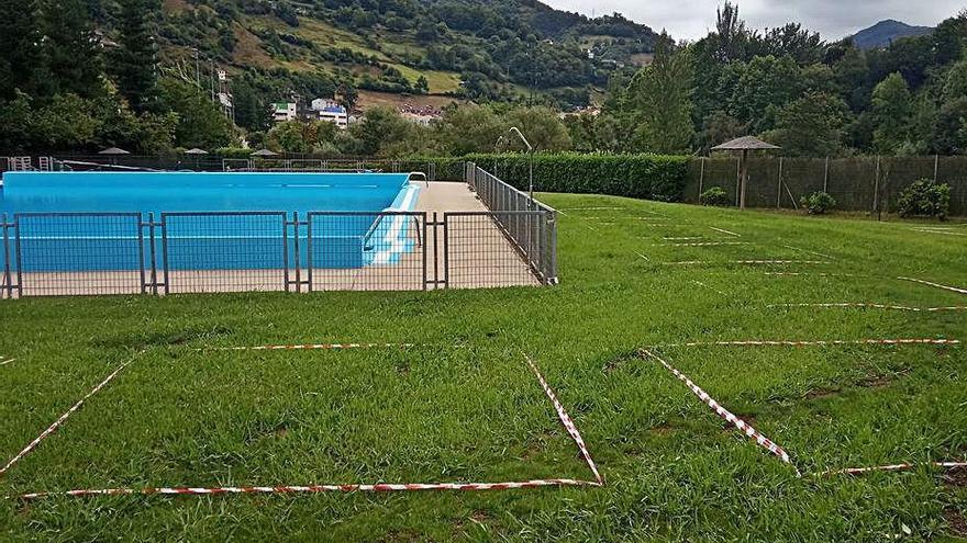 La piscina de Caborana, ayer, lista para abrir al público.