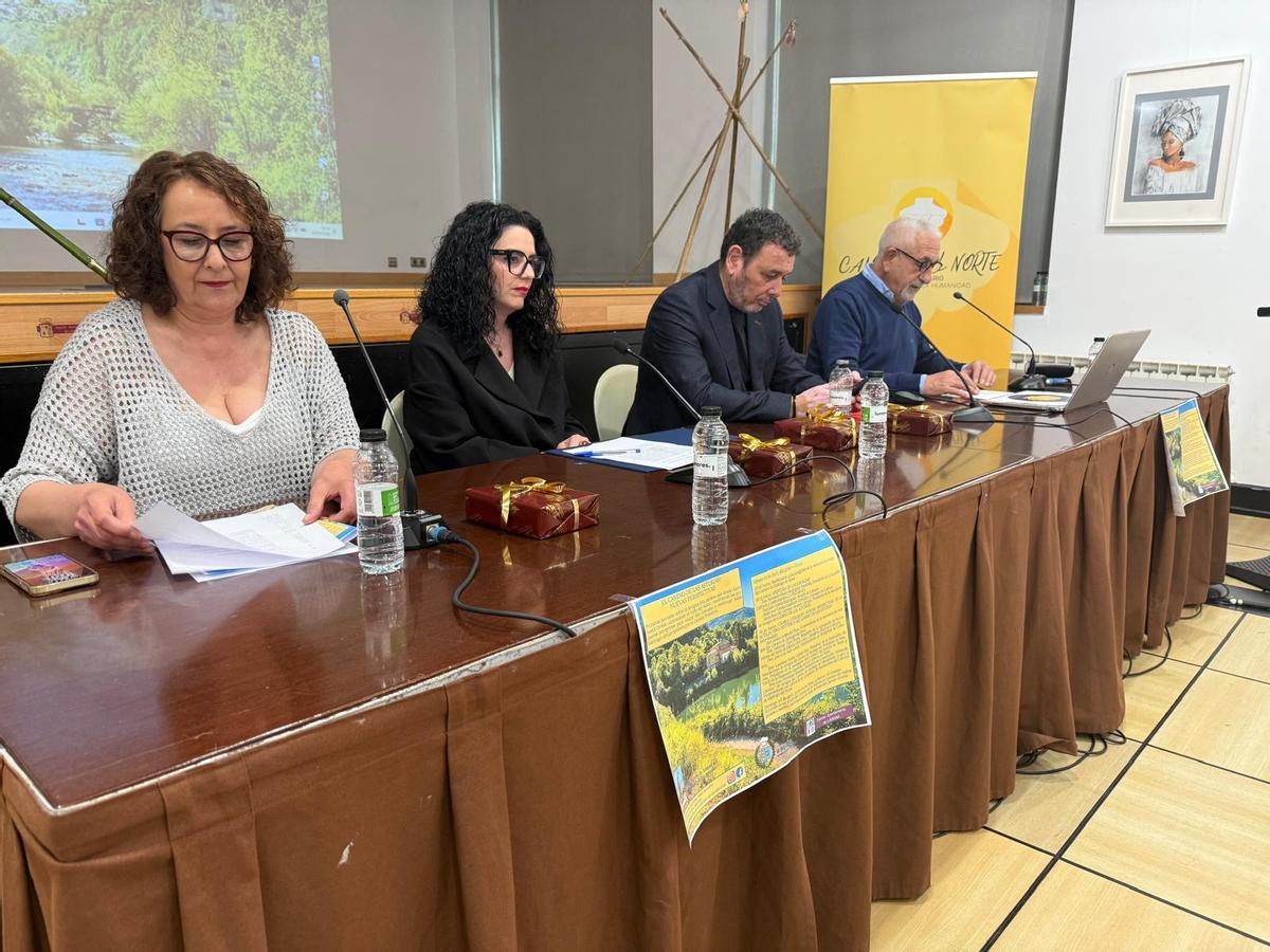 Por la izquierda, Rosa Álvarez, Julio García,  Ana Vanesa Gutiérrez y Fernando Rodríguez Pandiella.