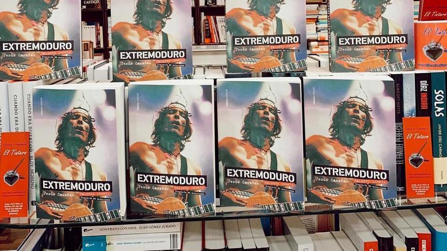 Presentan la biografía musical no oficial de Extremoduro en Plasencia