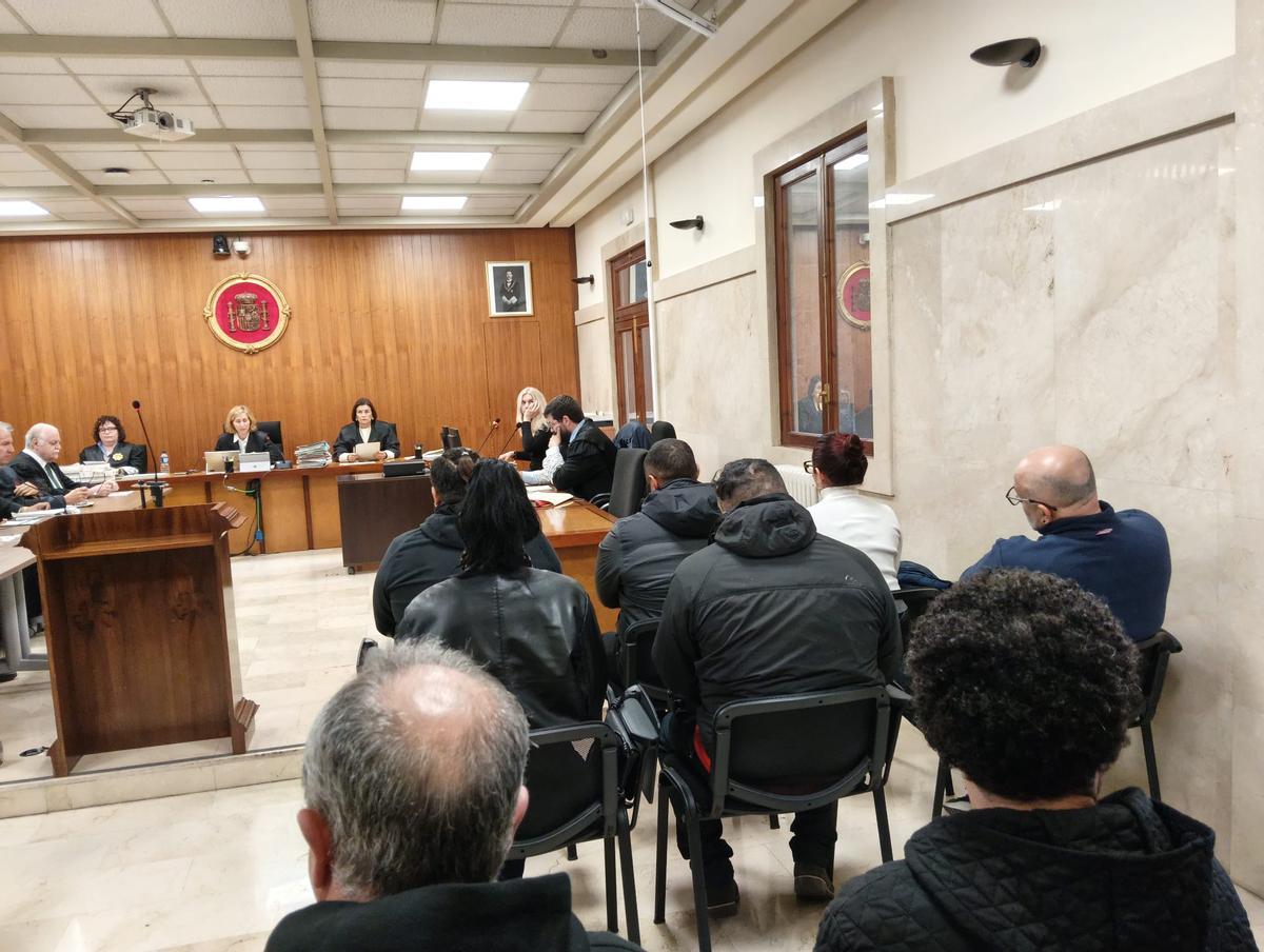 Los acusados, hoy durante la vista celebrada en la Audiencia Provincial de Palma.