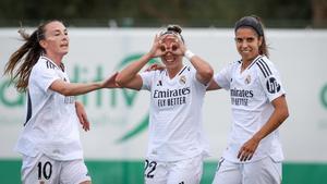 Athenea celebra su gol ante el Sporting CP en el partido de ida