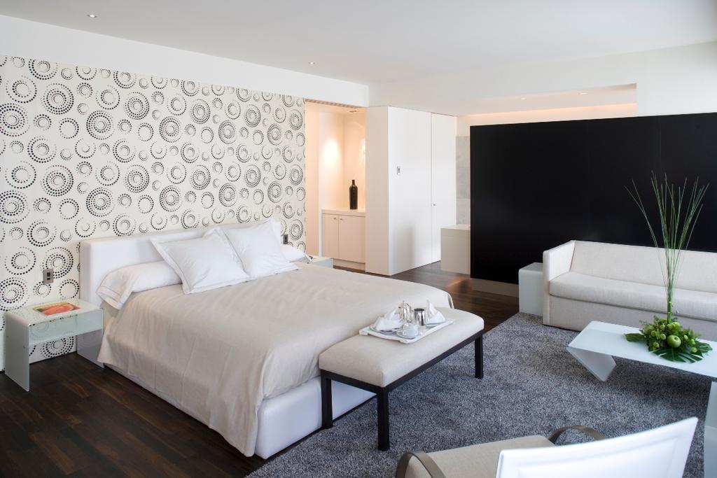 Habitaciones con domótica en el parador de Alcalá de Henares.