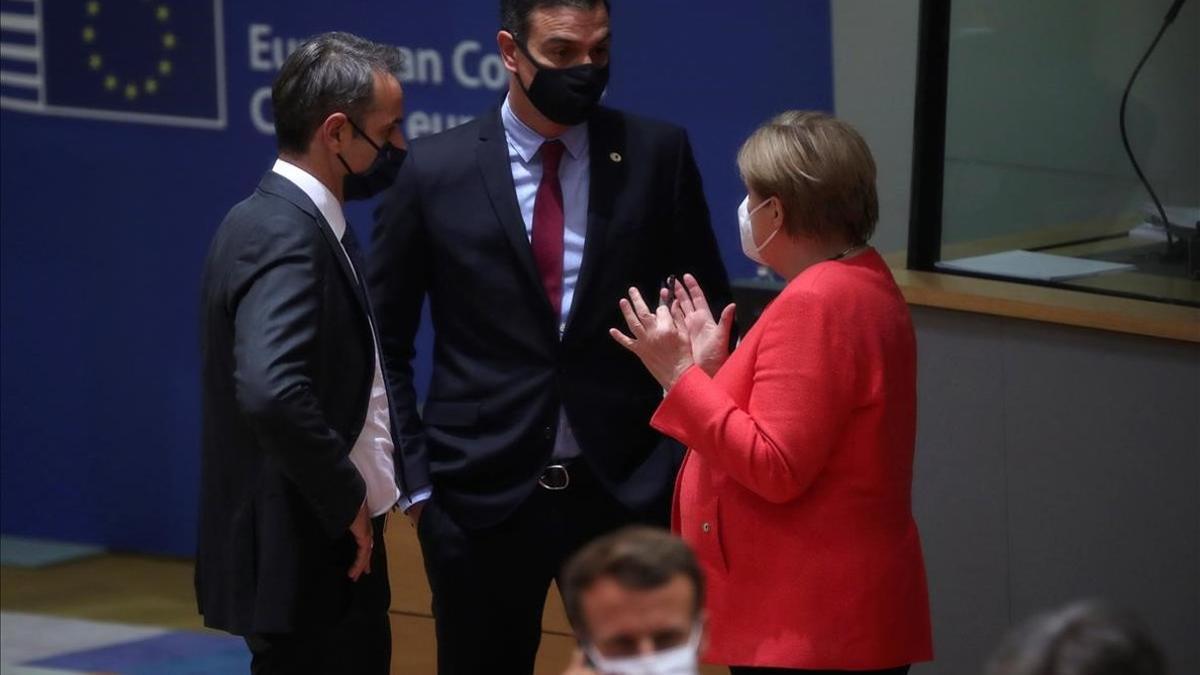 Merkel habla con Sánchez y Mitsotakis, primer ministro griego.