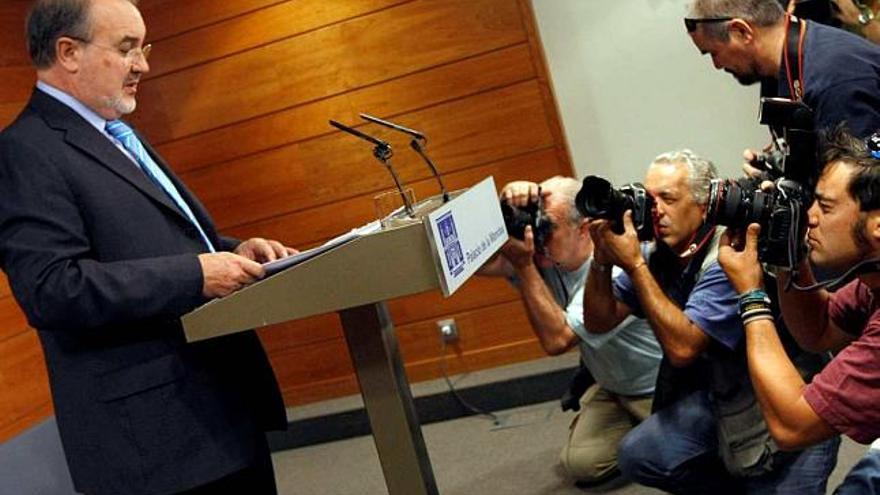 Pedro Solbes, ayer durante la rueda de prensa.