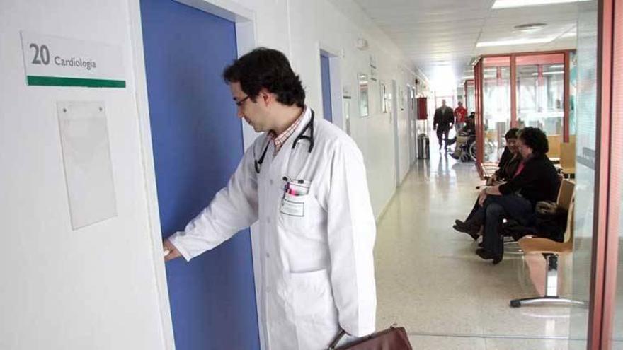 Los médicos cacereños tendrán un seguro por incapacidad por una agresión en el trabajo