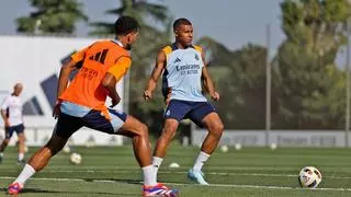 ¡Sus compañeros alucinan! Así ha sido el primer entreno de Mbappé con el Madrid