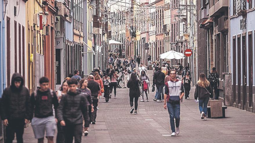 Los migrantes apuntalan el futuro y el presente de Canarias