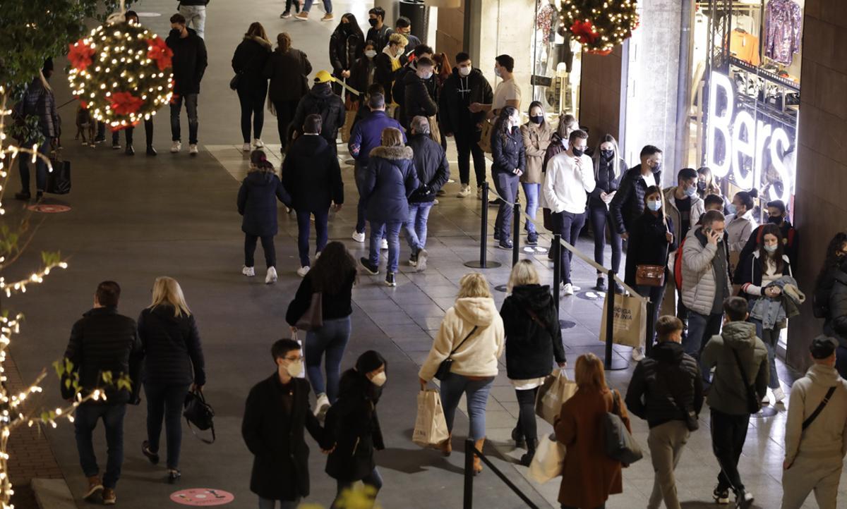 Tregua por Navidad, se permite abrir los centros comerciales con un 30% de aforo. En la foto la Maquinista