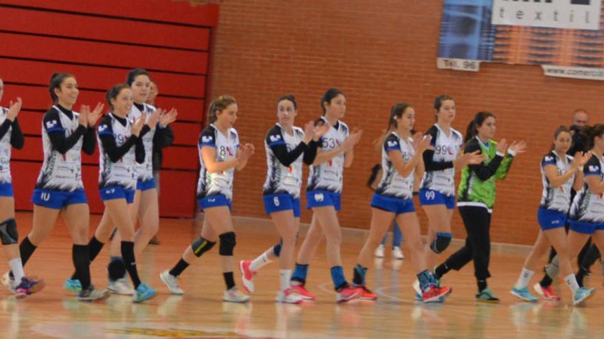 Las blanquiazules se despiden de su afición.