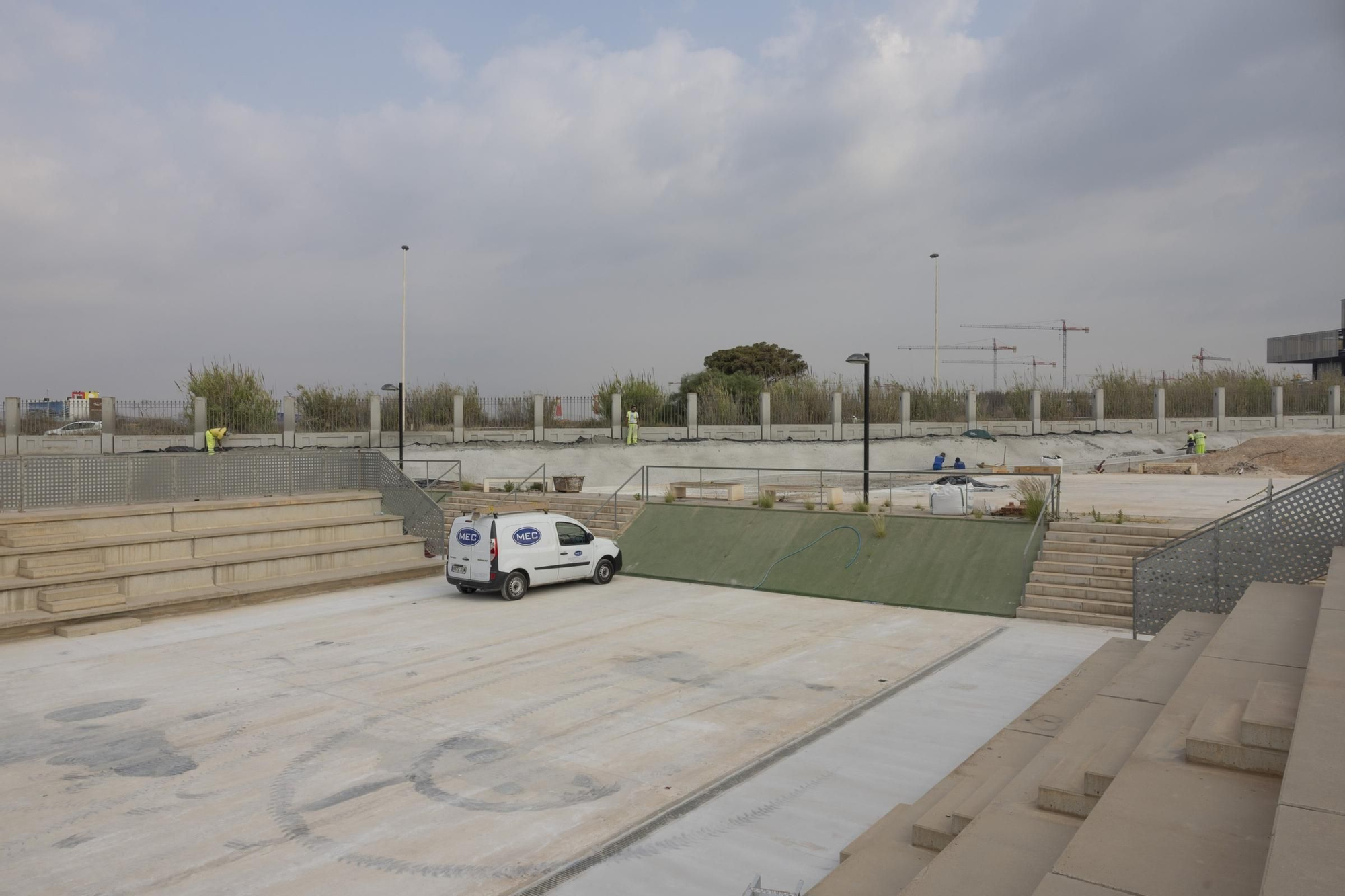 Visita a la rehabilitación de la zona de raquetas de la Ciudad Deportiva de Torrevieja
