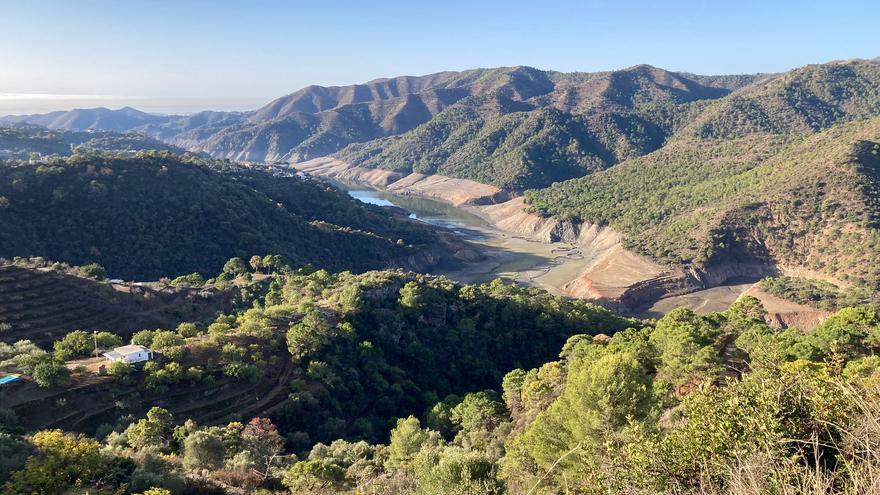 IU plantea aplicar la tasa turística para hacer frente a la sequía