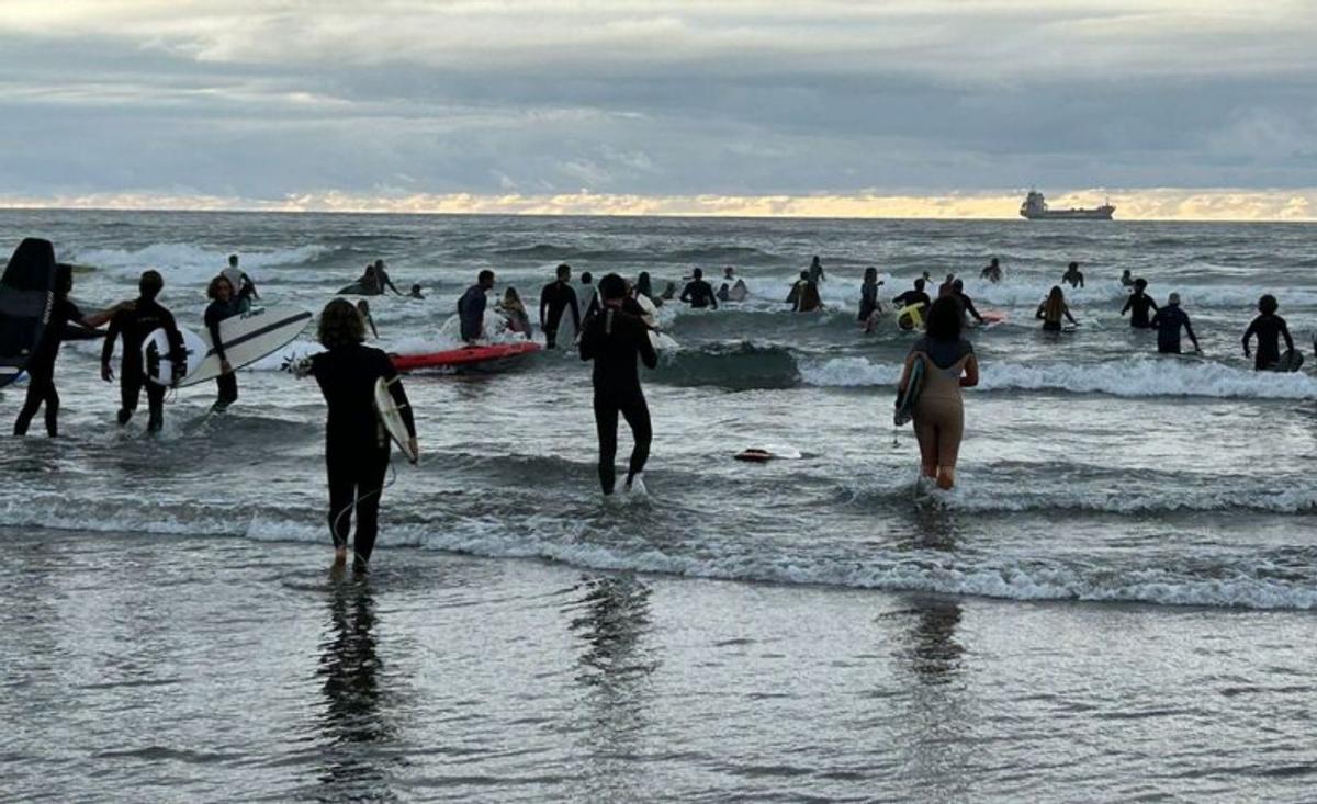 Sal y arena, un funeral en el mar por Jacobo
