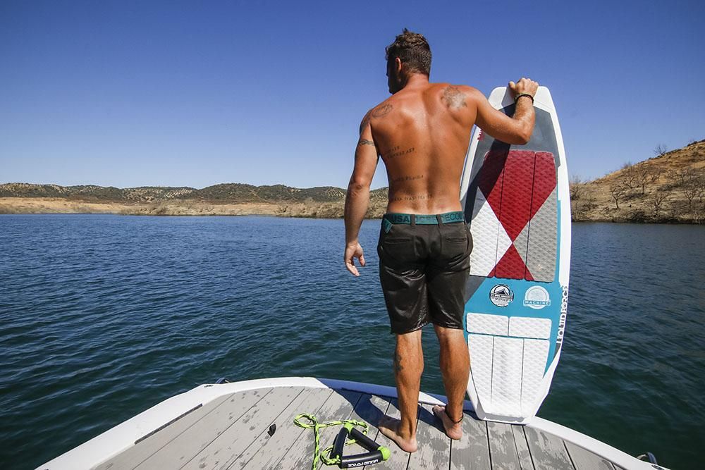 Surfeando en las playas de Córdoba