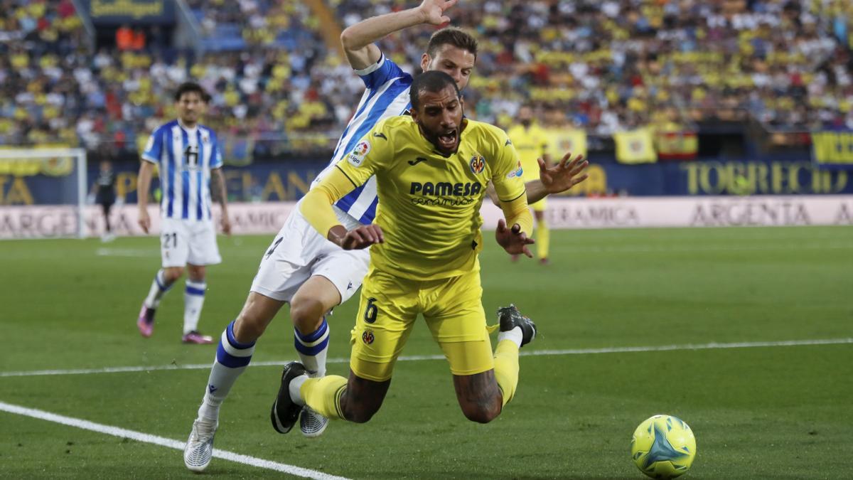 El posible penalti no pitado a favor del Villarreal, antes del 1-2.