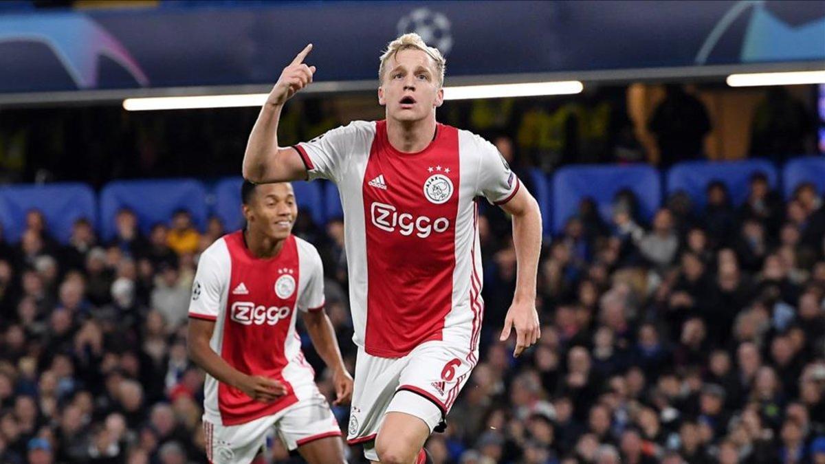 Donny volvió a catapultar al Ajax hacia el triunfo