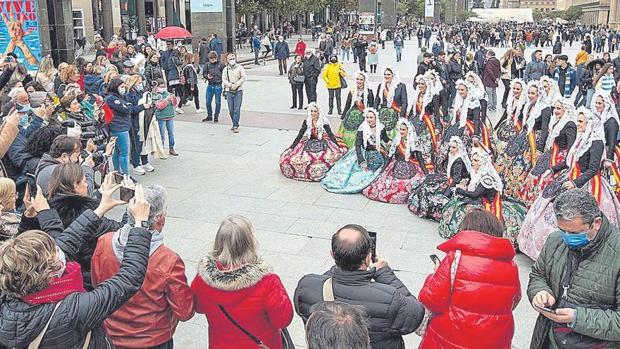 Las Belleas captaron la atención de numeroso público y medios de comunicación en Zaragoza.