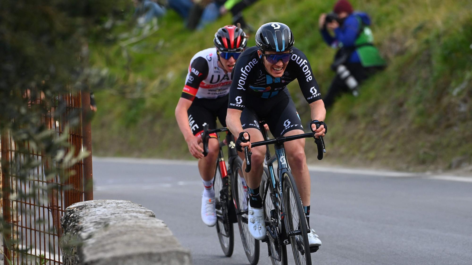 Tadej Pogacar, durante la prueba de la Milan-San Remo | AFP