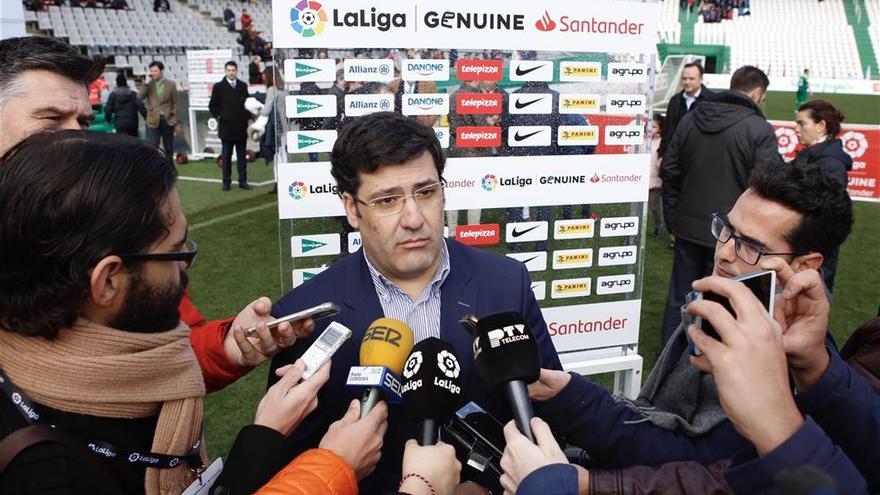 León: &quot;Ha pasado un año y estoy como si hubiera comprado el club ayer&quot;