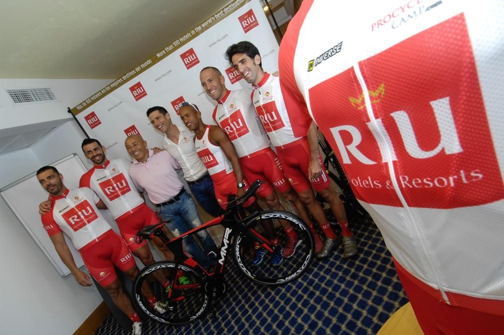 Presentación oficial del equipo ciclista RIU Team