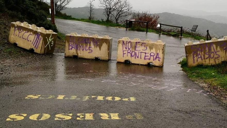 El coll de Banyuls tancat al trànsit.