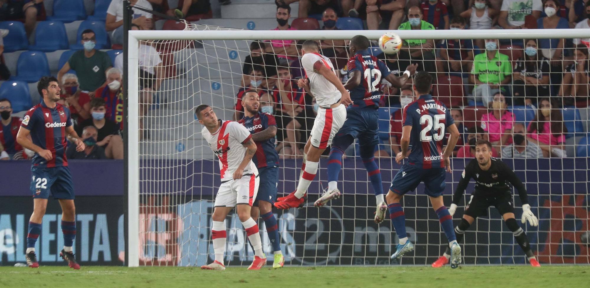 Levante UD - Rayo Vallecano en imágenes