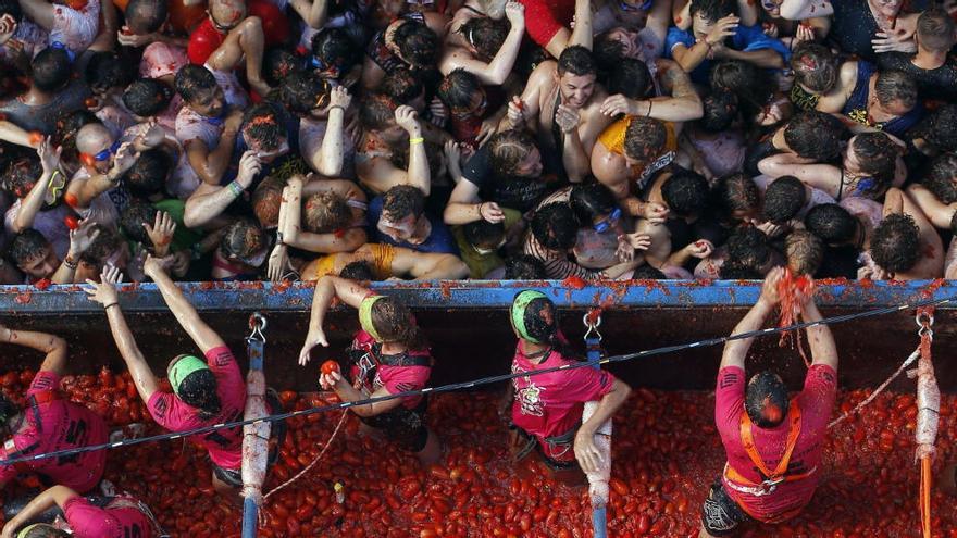 Participantes en la Tomatina de Buñol 2015.