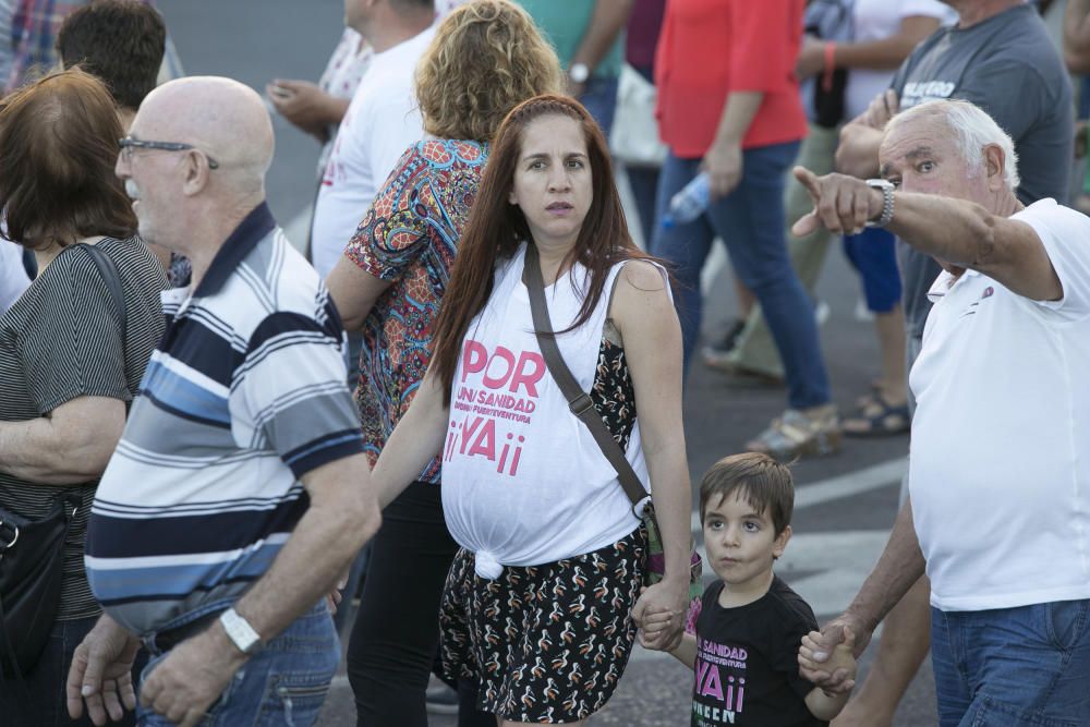 FUERTEVENTURA - MANIFESTACION POR UNA SANIDAD DIGNA EN FUERTEVENTURA - 23-09-16