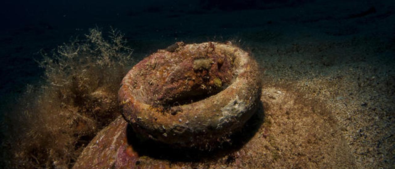 Restos arqueológicos en el fondo de la bahía de Arrecife .